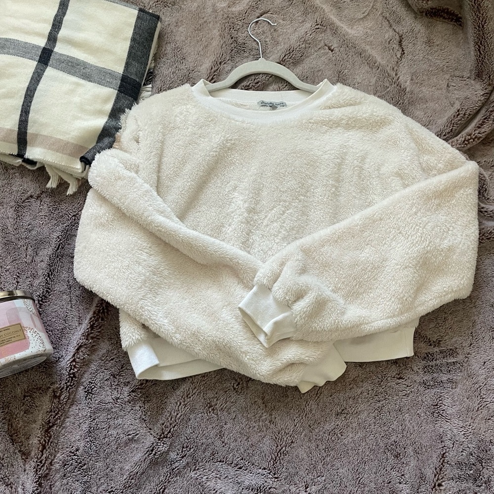 Charlotte Russe white cozy sweater, Size L, White, Fluffy, worn 4 times - Picture 1 of 1